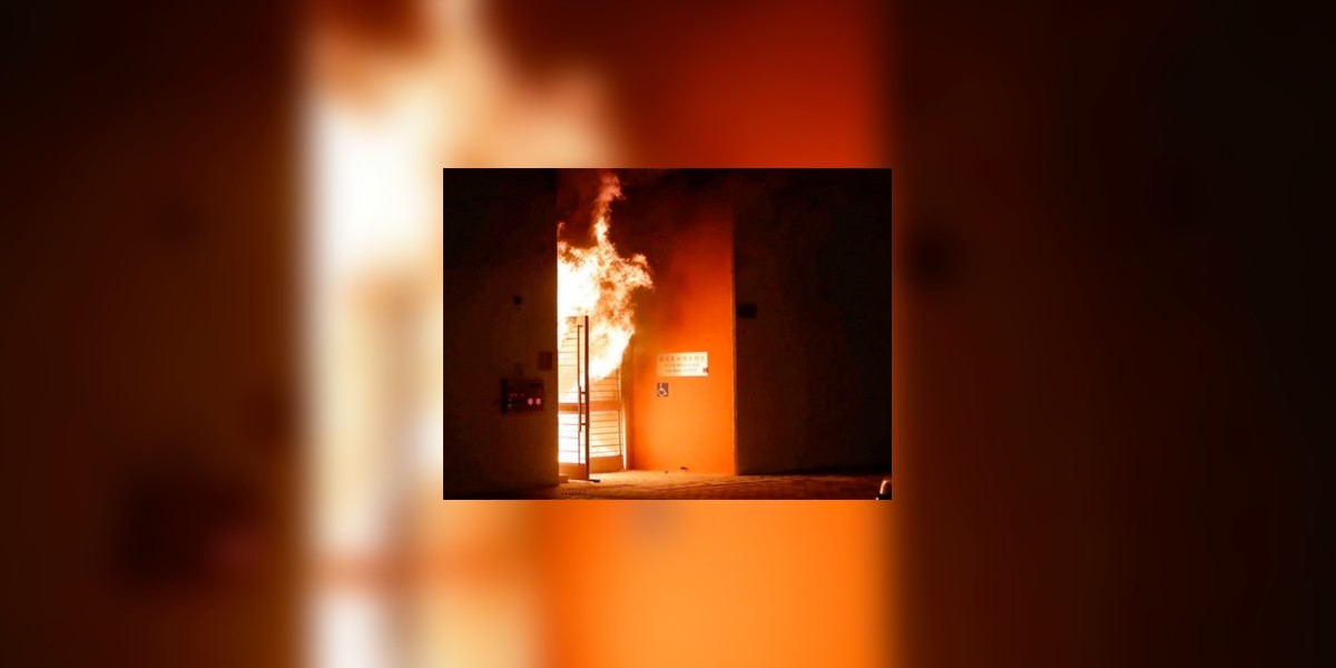 Con bombas molotov atacan edificio con afectados de coronavirus