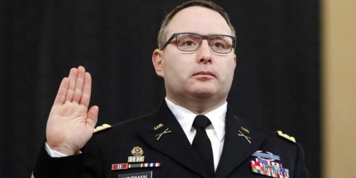 Coronel que declaró contra Trump sería despedido