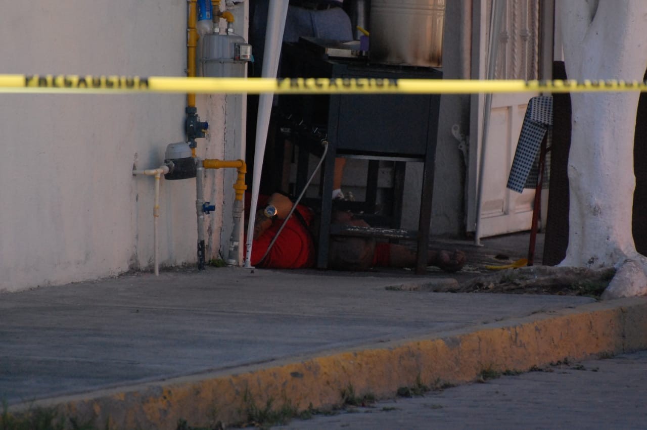 Matan a hombre en taquería en Villa Insurgentes