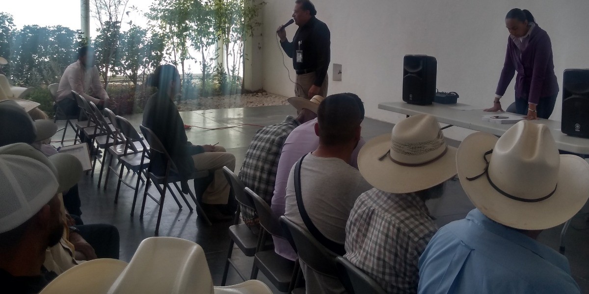 Presentan programa de apoyos a agricultores
