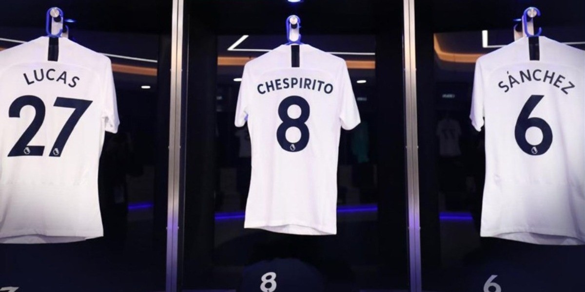 Tottenham recuerda a Chespirito en su día
