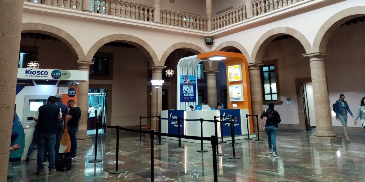 Divide a regidoras de León paro #UnDíaSinNosotras ﻿