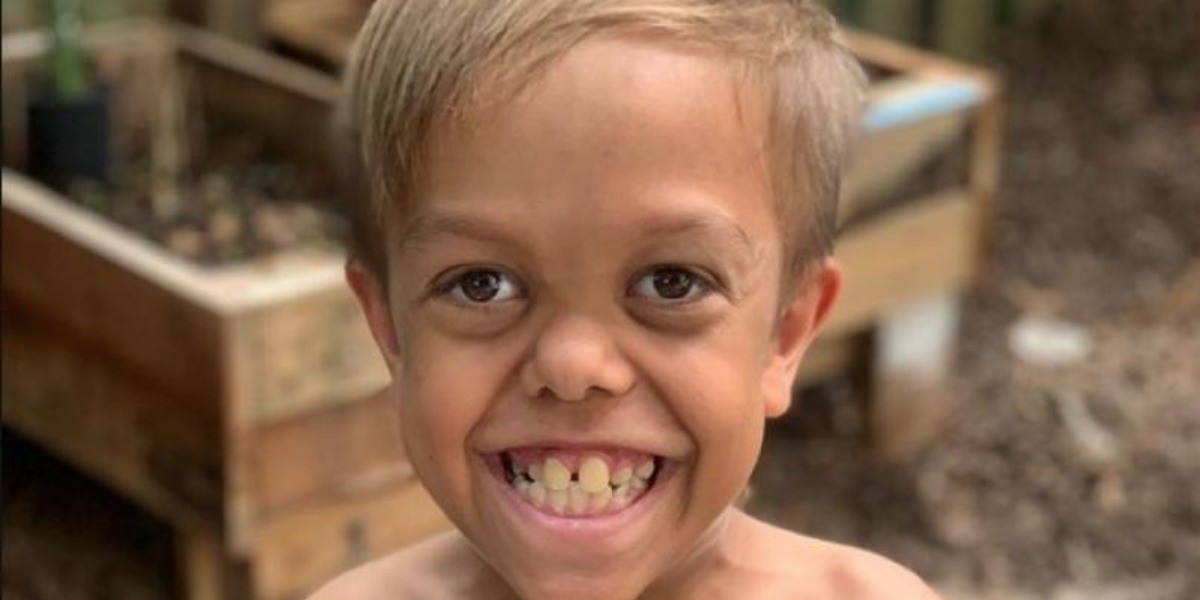 Niño víctima de bullying viajará a Disneyland