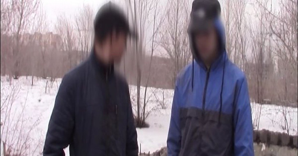 Detienen a dos jóvenes que planeaban matar a 40 estudiantes en Rusia