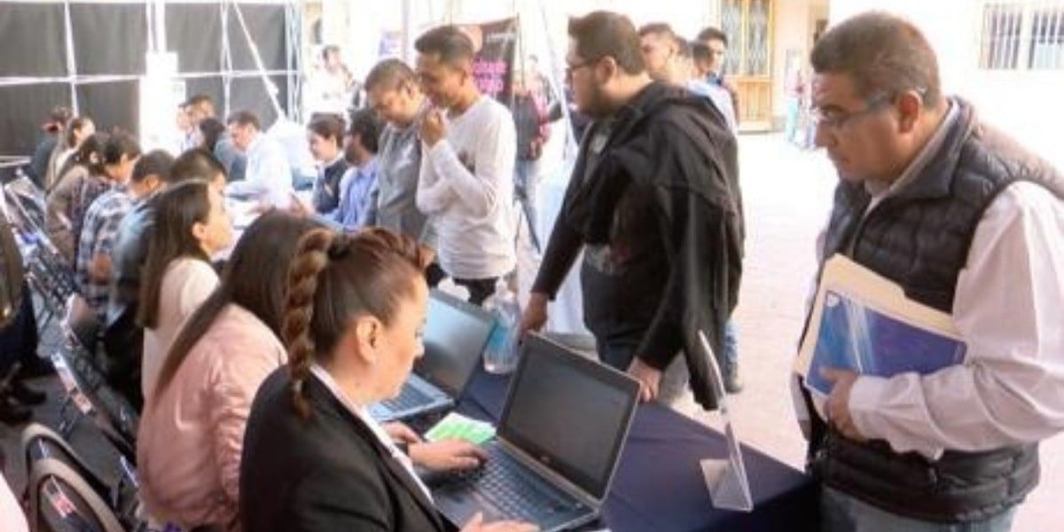 Buscan chamba cientos de leoneses