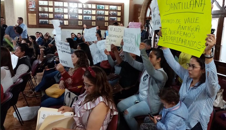 Rechazan vecinos de Valle Antigua proyecto del IMUVI