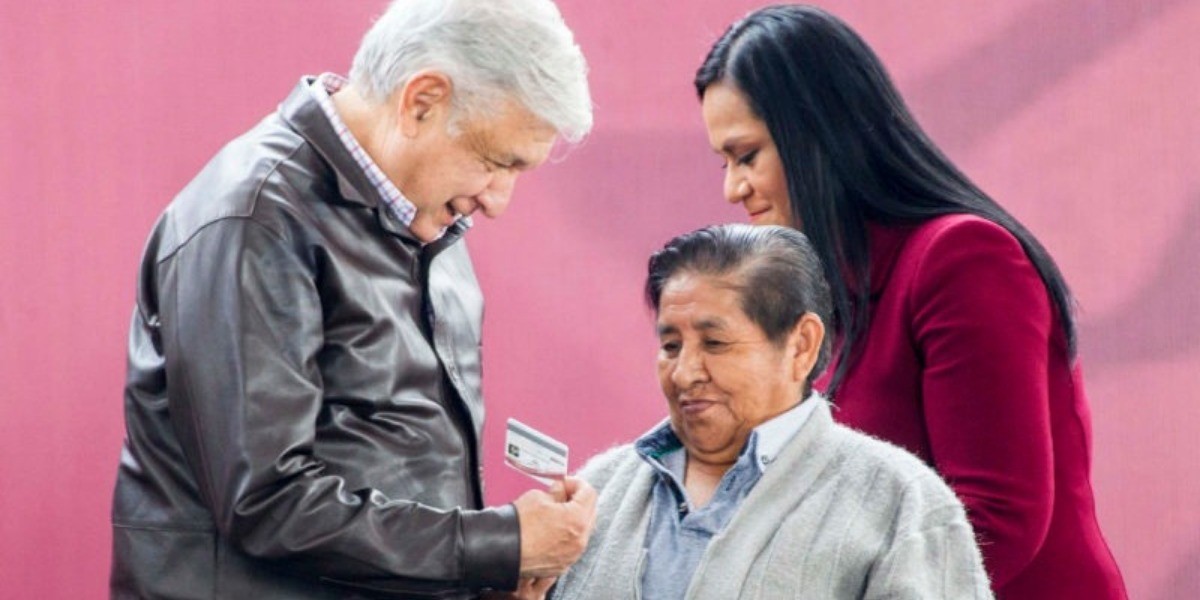 Adelantan cuatro meses de pensión a adultos mayores para enfrentar coronavirus