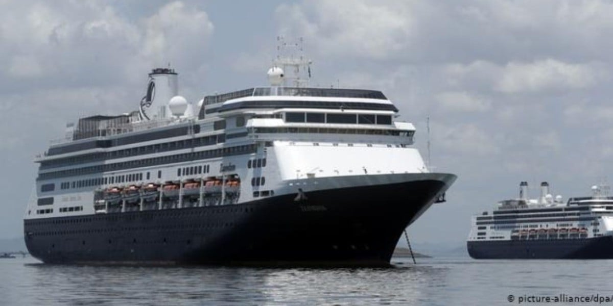 Cruceros con enfermos de Covid-19 siguen a la deriva