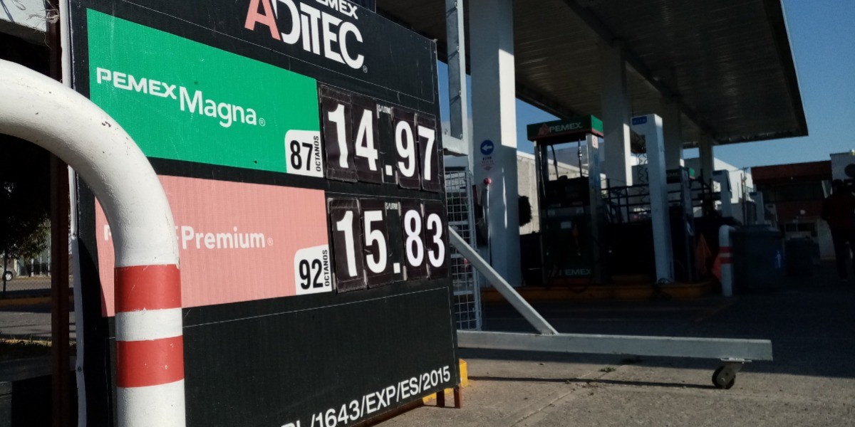 Cierra marzo con disminución en el precio de la gasolina