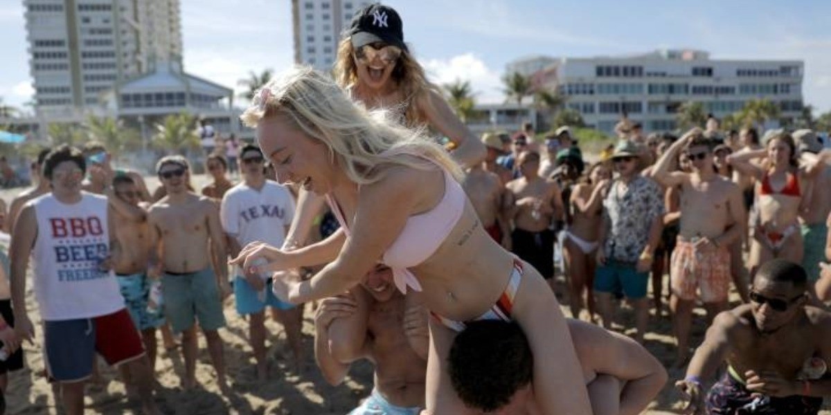 Spring breakers de Texas tienen coronavirus después de viajar a México