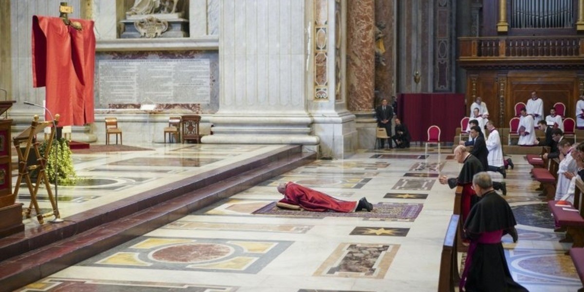 Coronavirus le ha recordado a los fieles que son mortales: Papa