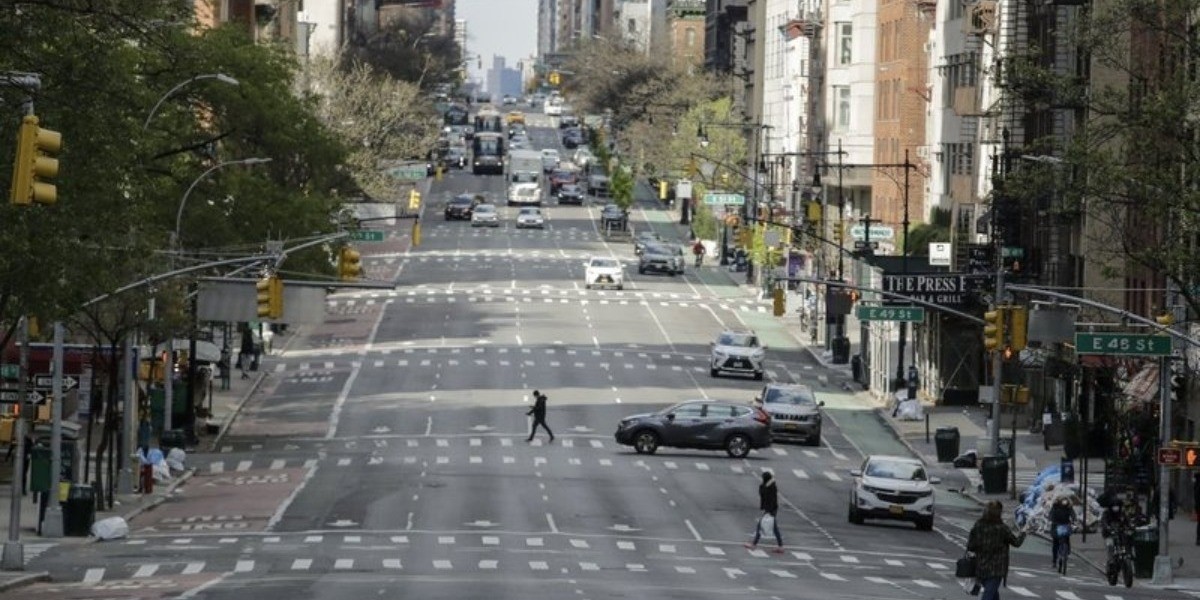 Nueva York extiende confinamiento hasta mediados de mayo