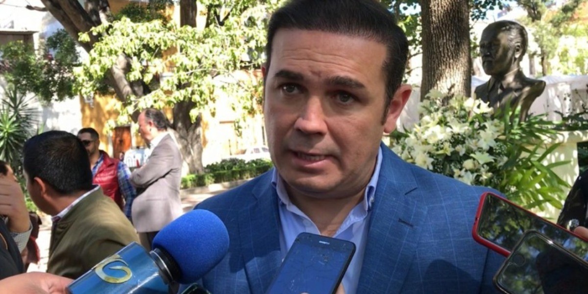 No pagar ISR, pide Alejandro Navarro a alcaldes del país