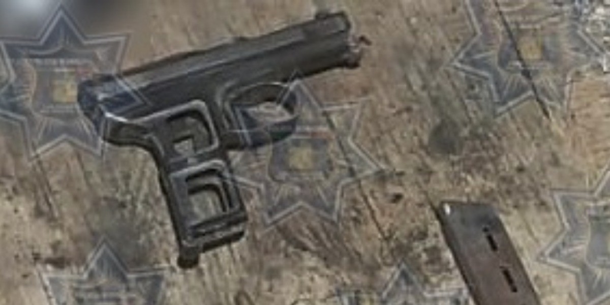 Abandonan arma de fuego al ver a policías y militares