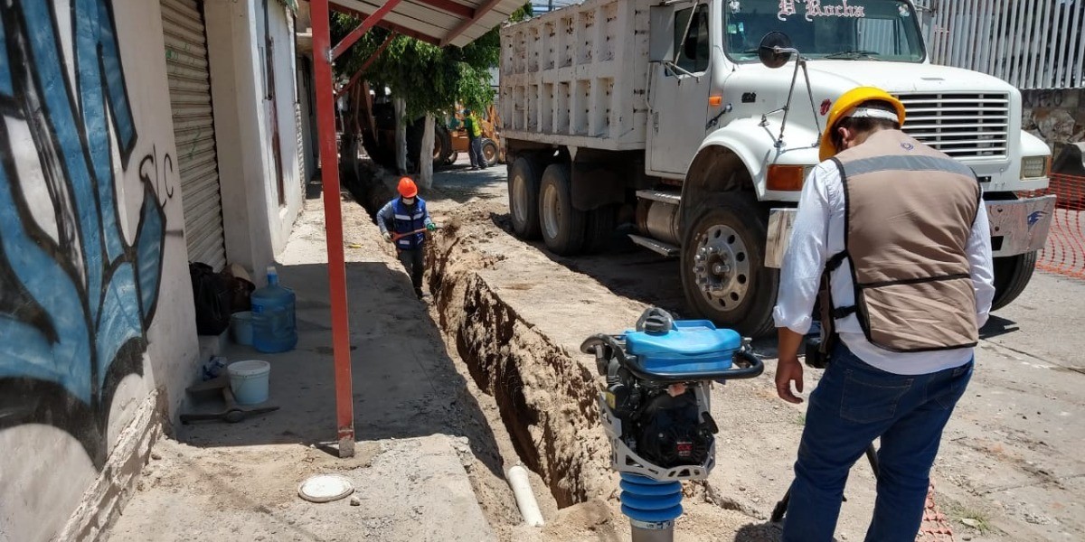 SAPAL renueva red de agua potable en Jardines de San Pedro y Villa Verde