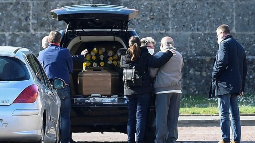 Cobran funerarias hasta 50 mil pesos por muertos de Covid-19