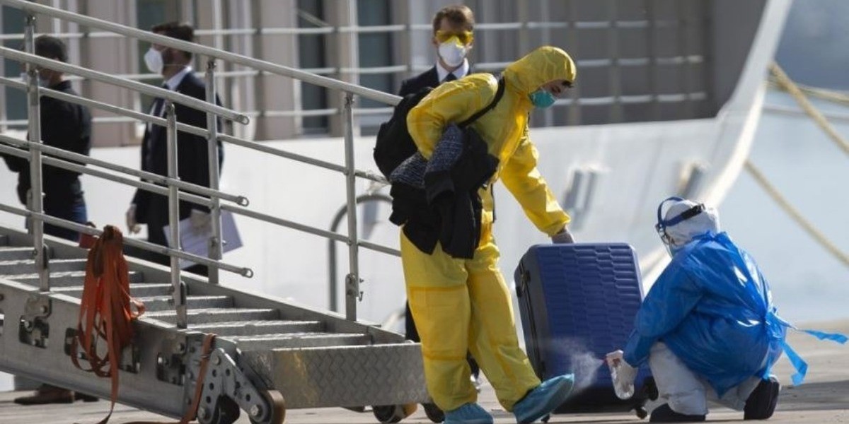 Desembarca tripulación de crucero infectada con Covid-19