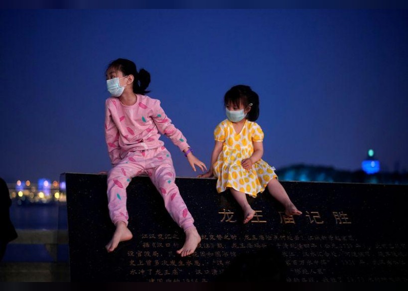 Temor a segunda ola de infecciones lleva a Wuhan a acelerar pruebas del virus