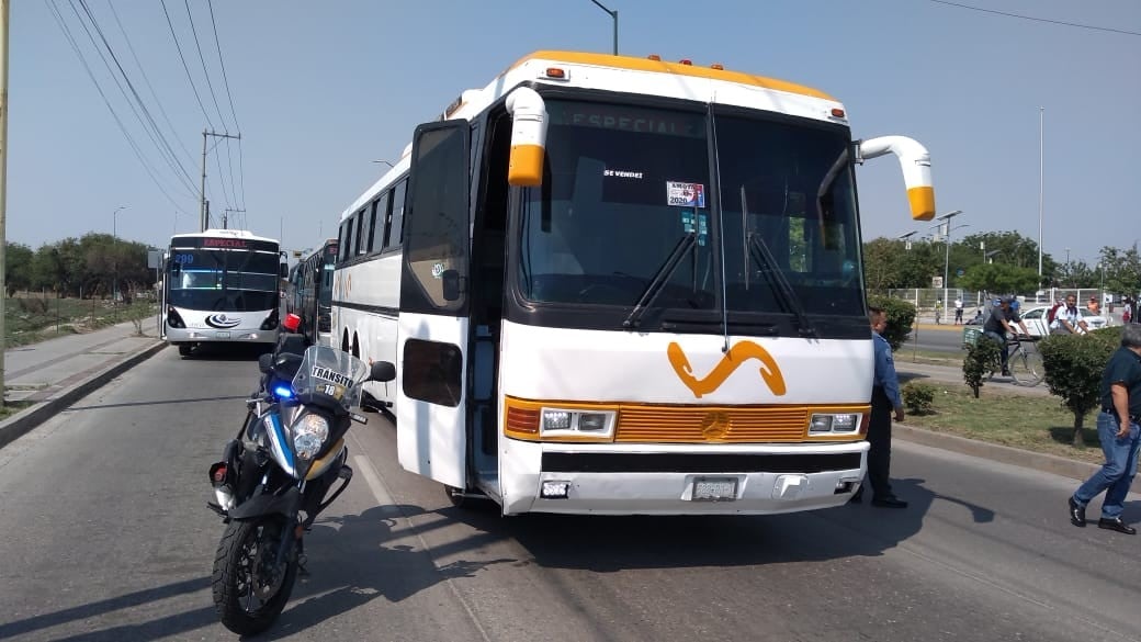 Piden transportistas apoyos por contingencia; bloquean Delta y bulevar Aeropuerto