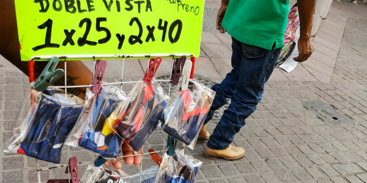 Van contra vendedores de cubrebocas en León