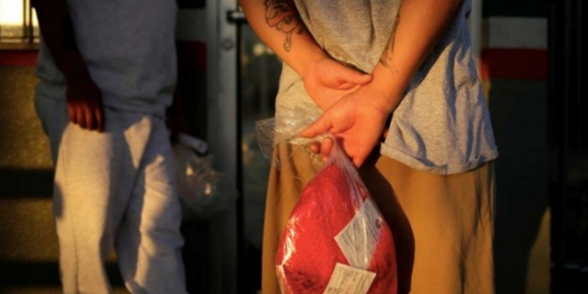 Fallece migrante por covid-19; estaba bajo custodia de EU