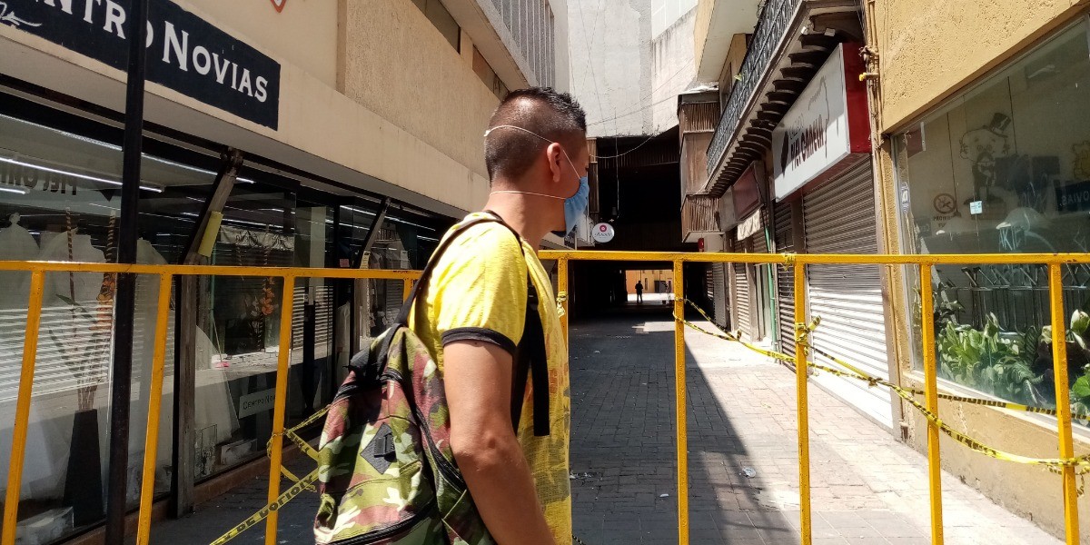 Acceso a Zona Peatonal a medias; permanecerán vallas metálicas y policías