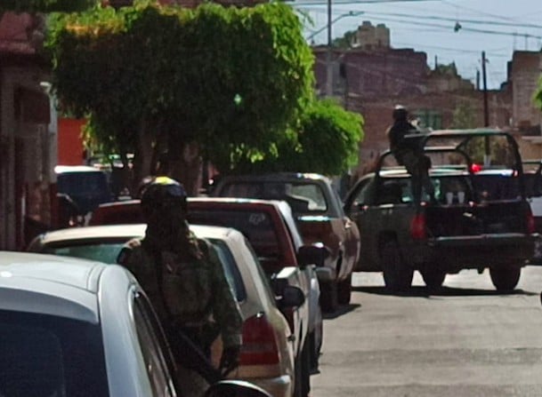 Abaten a dos elementos de la FGE en Celaya