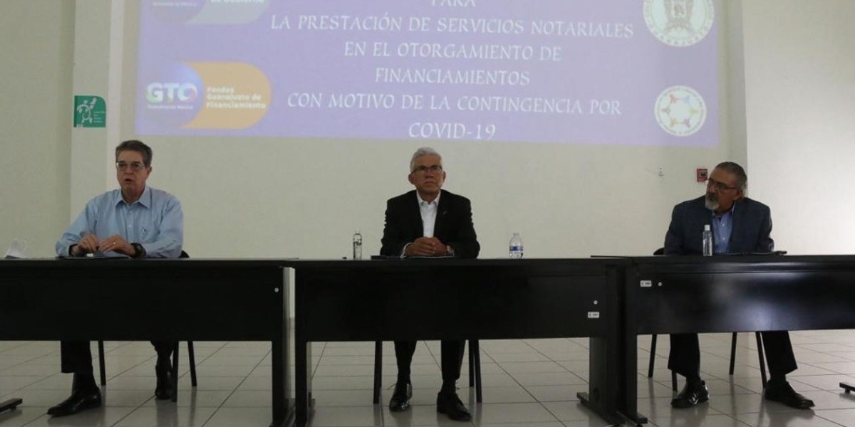 Estado y notarios firman convenio para agilizar la adjudicación de programas de apoyo
