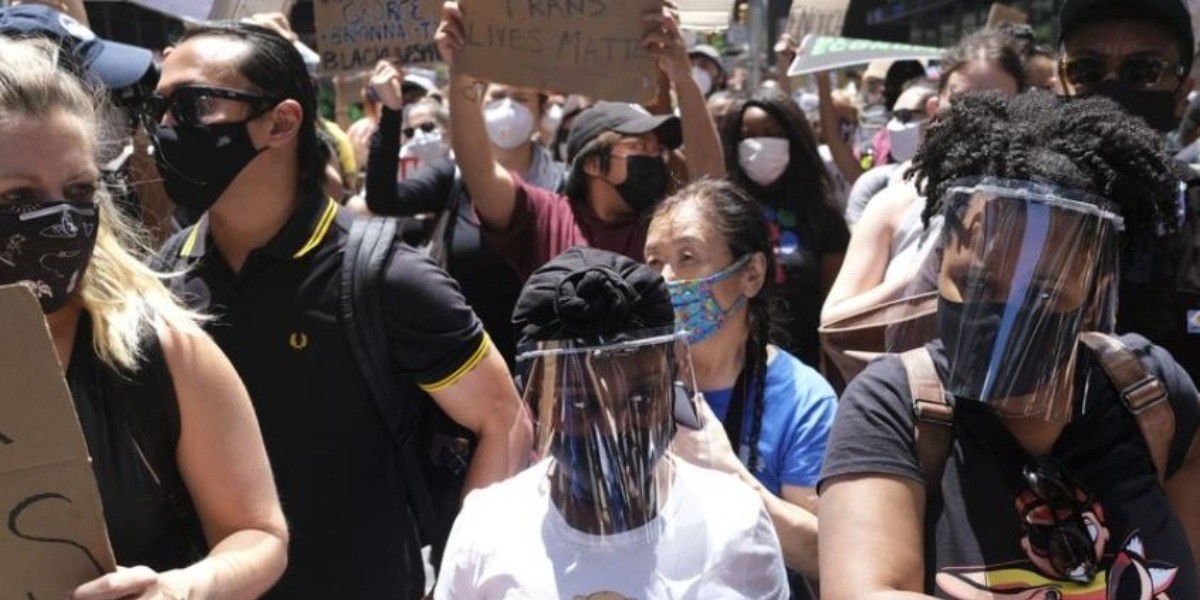 Exhortan a manifestantes a hacerse pruebas de Covid-19