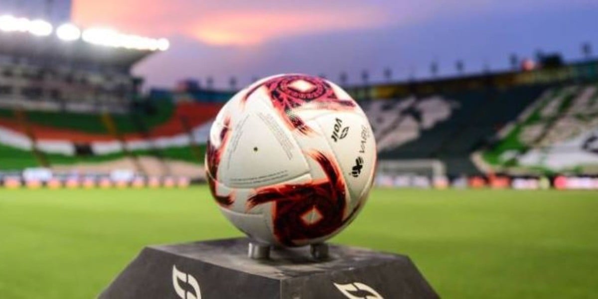 Partidos de futbol, solo a puerta cerrada: López-Gatell