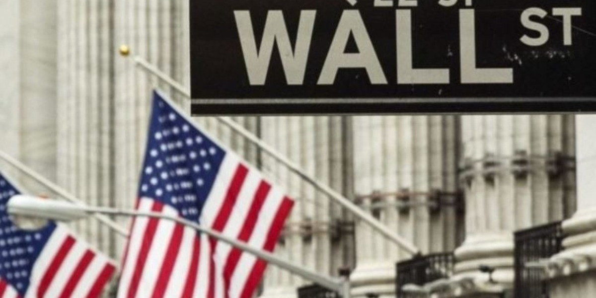 Wall Street se ‘derrumba’, cierra con pérdida diaria récord