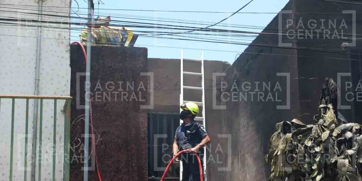 Se incendia vivienda en El Peluchan