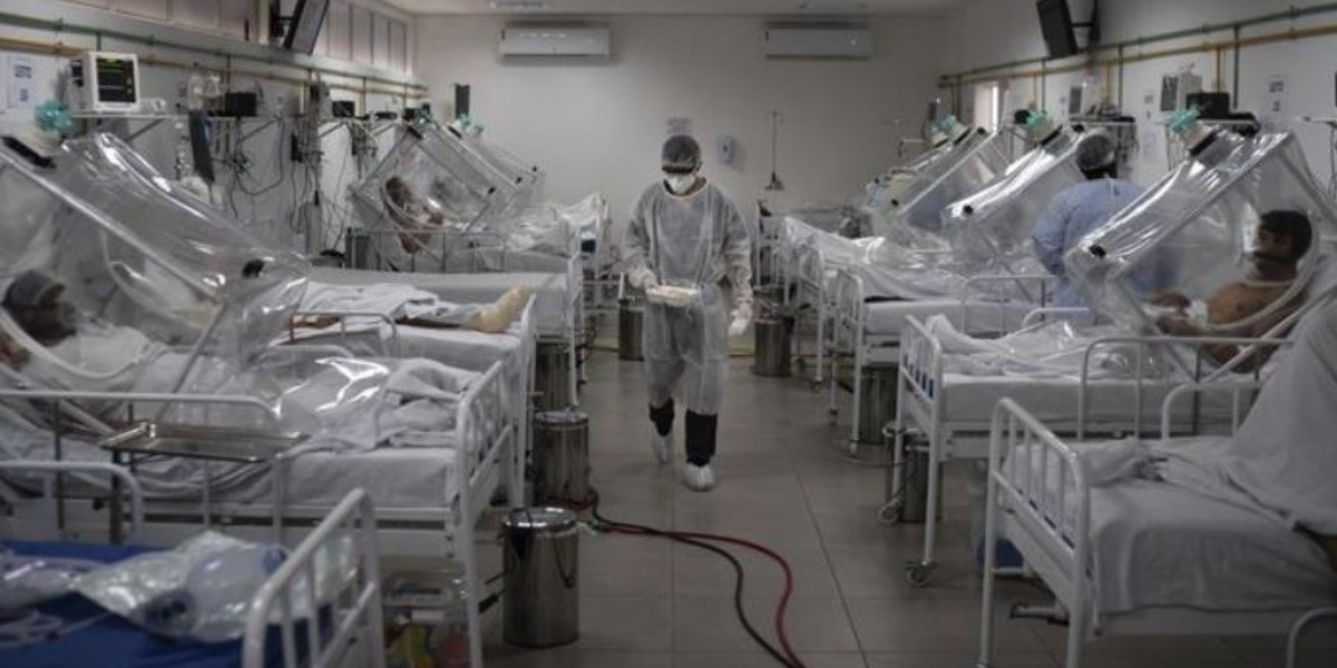 La pandemia sigue ‘acelerándose’ en el mundo, alerta OMS