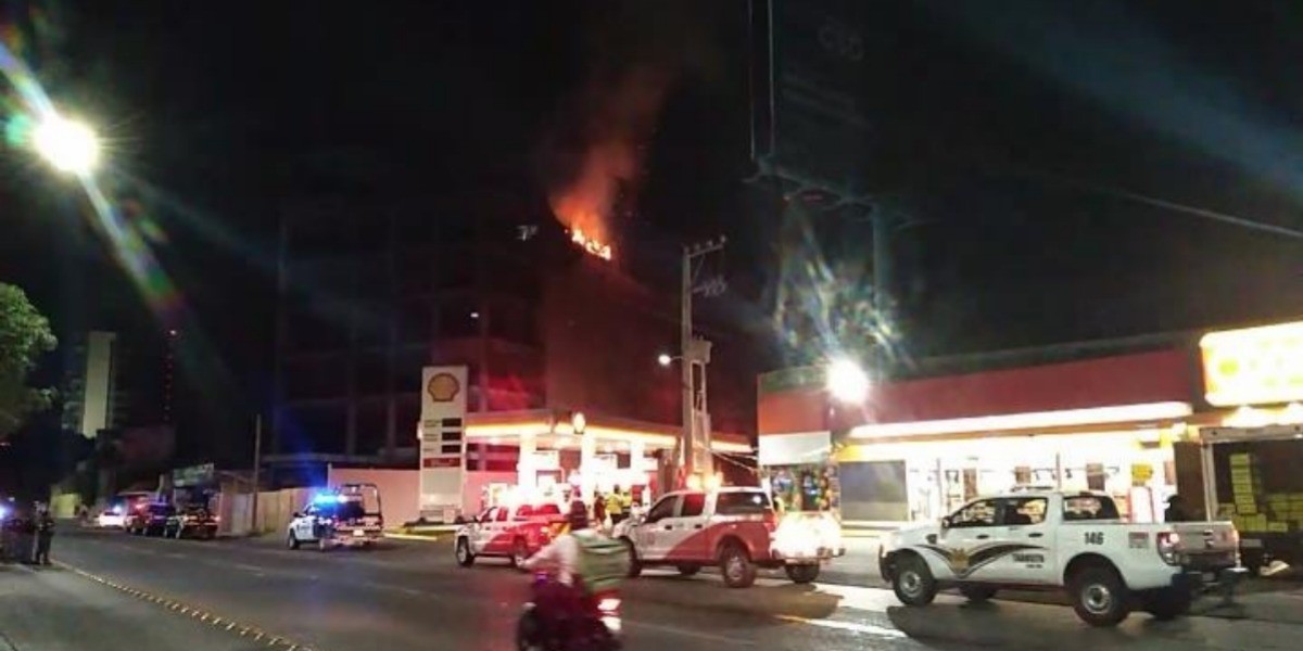 Registran incendio en construcción de hotel en López Mateos