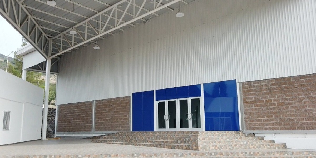 Participa en la realización del logo del Centro de Ciencias Mil Azahares