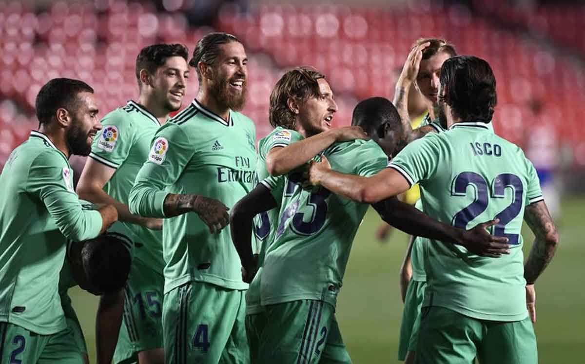 Real Madrid gana y se pone a un paso del titulo