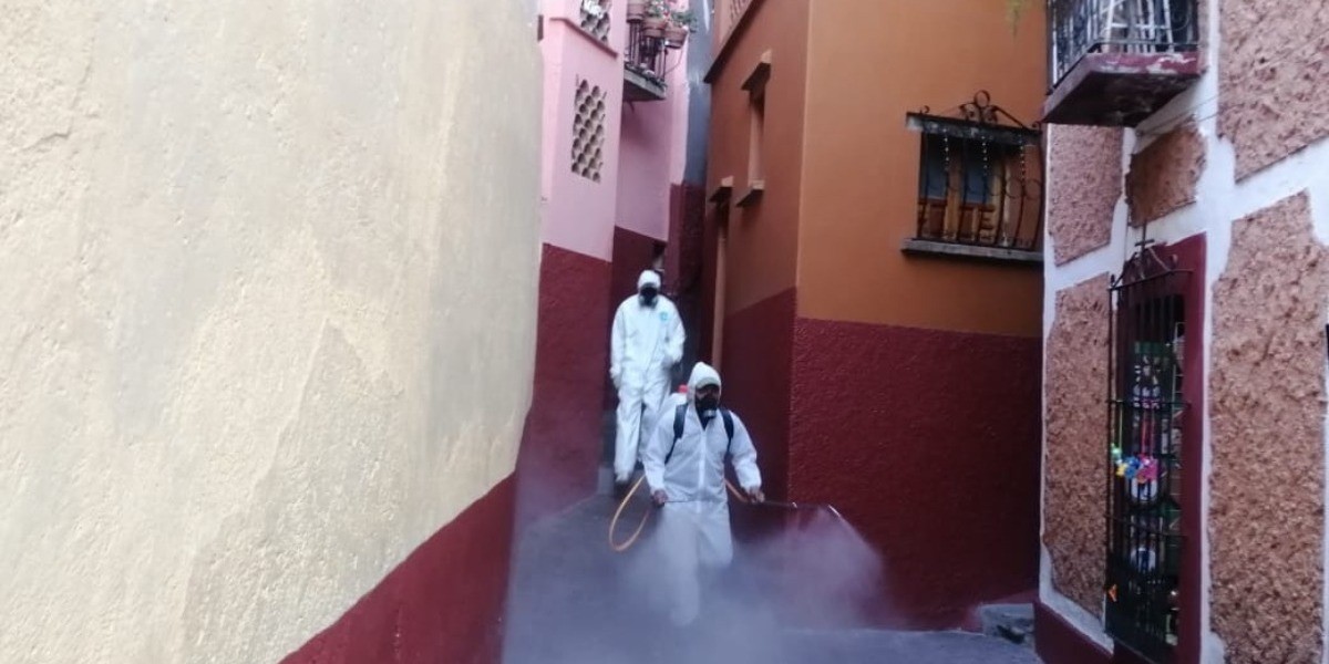 Hacen una 'limpia' a la ruta de las Callejoneadas en la capital