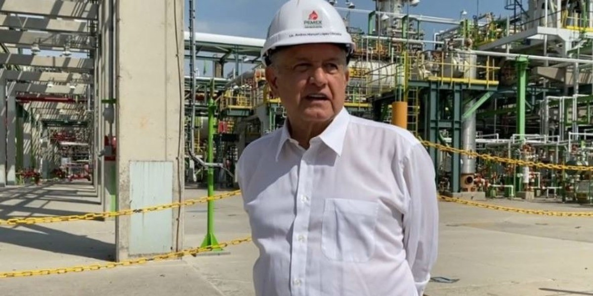 Reconoce AMLO que persiste ‘huachicoleo’ en refinerías del país