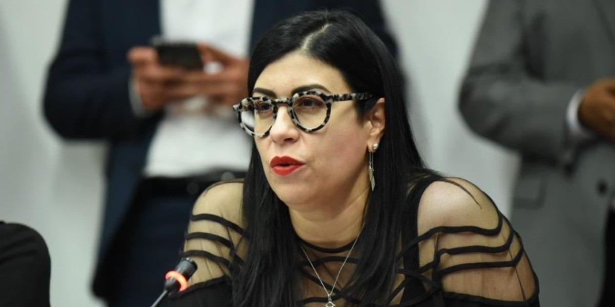 Pide licencia Vanessa Rubio, senadora del PRI