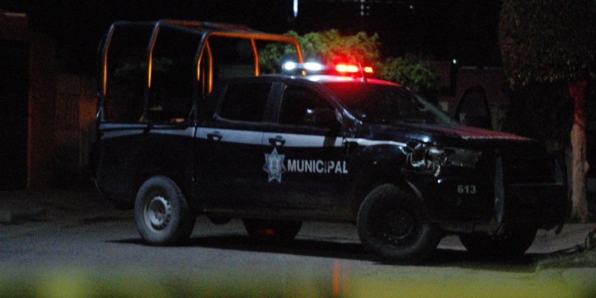 Encuentra personal de limpia cabeza humana en bolsa de basura