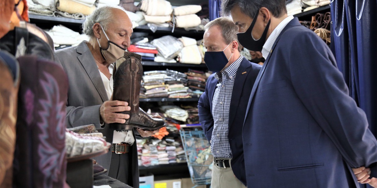 Supervisa SDES protocolos del sector cuero-calzado