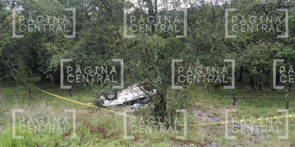Muere hombre en volcadura cerca de Vergel de la Sierra