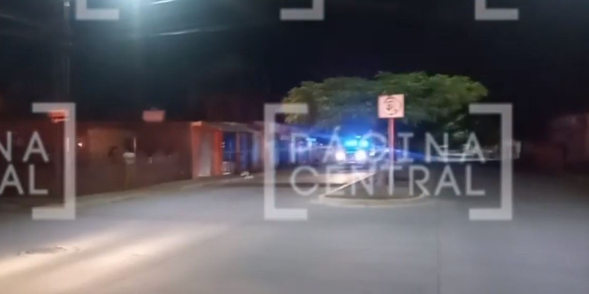 Mujer es atacada a disparos en Las Arboledas