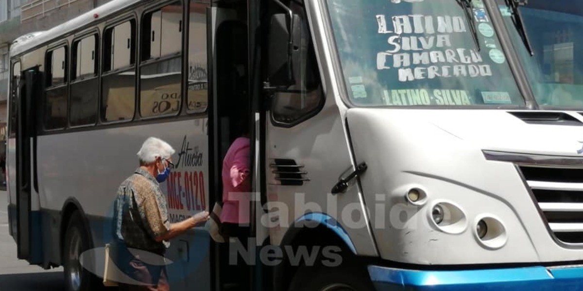 Bajan a 45 personas del micro por no usar cubrebocas en Celaya