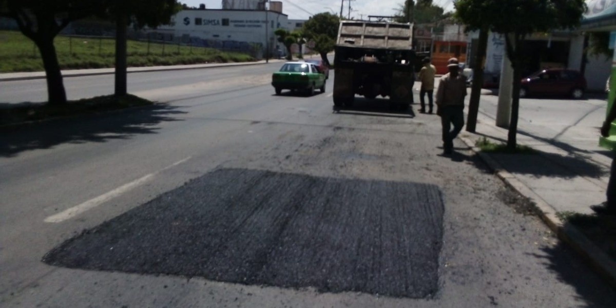 Se duplican baches por lluvias en León