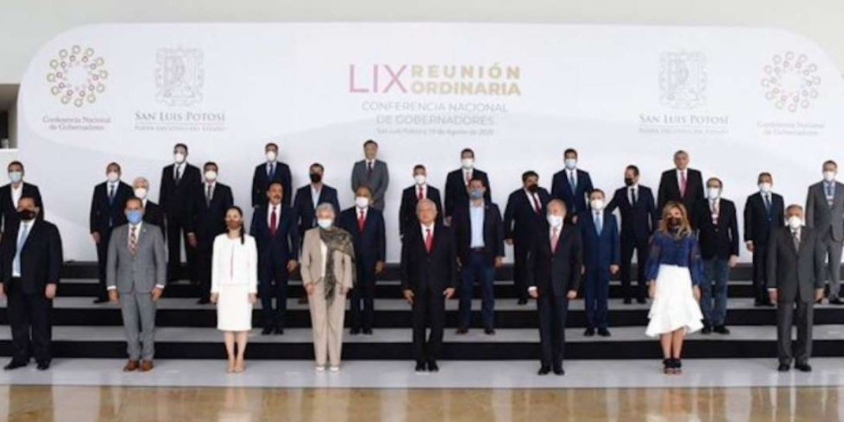 Acuerdan revisar el Pacto Fiscal en reunión AMLO-Conago