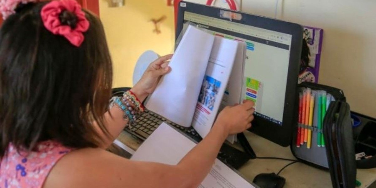 Migran 490 estudiantes leoneses de escuelas privadas a públicas