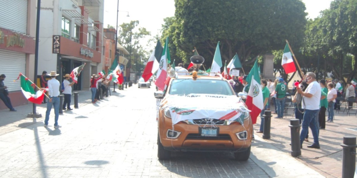 Vuelve a protestar Frente Nacional Ciudadano contra AMLO