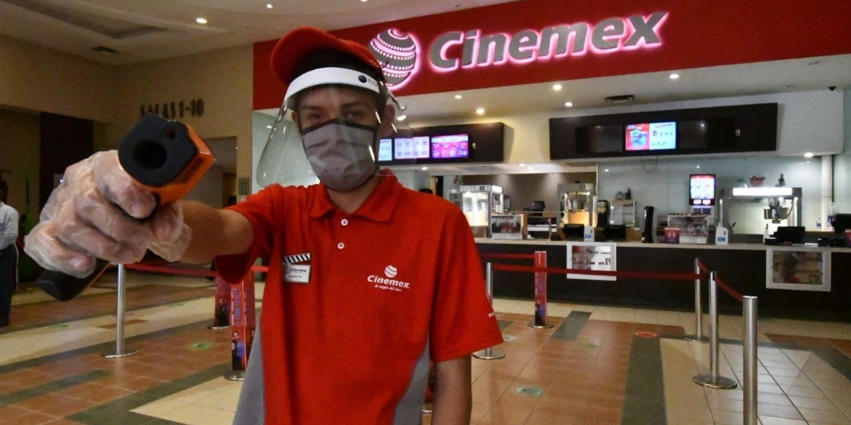 Supervisan protocolos sanitarios en cines de Irapuato