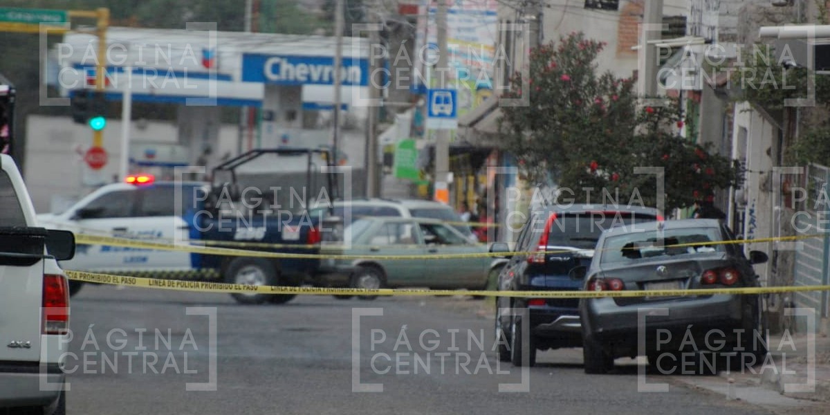 Ejecutan a dos hombres a bordo de un auto en Soledad La Joya